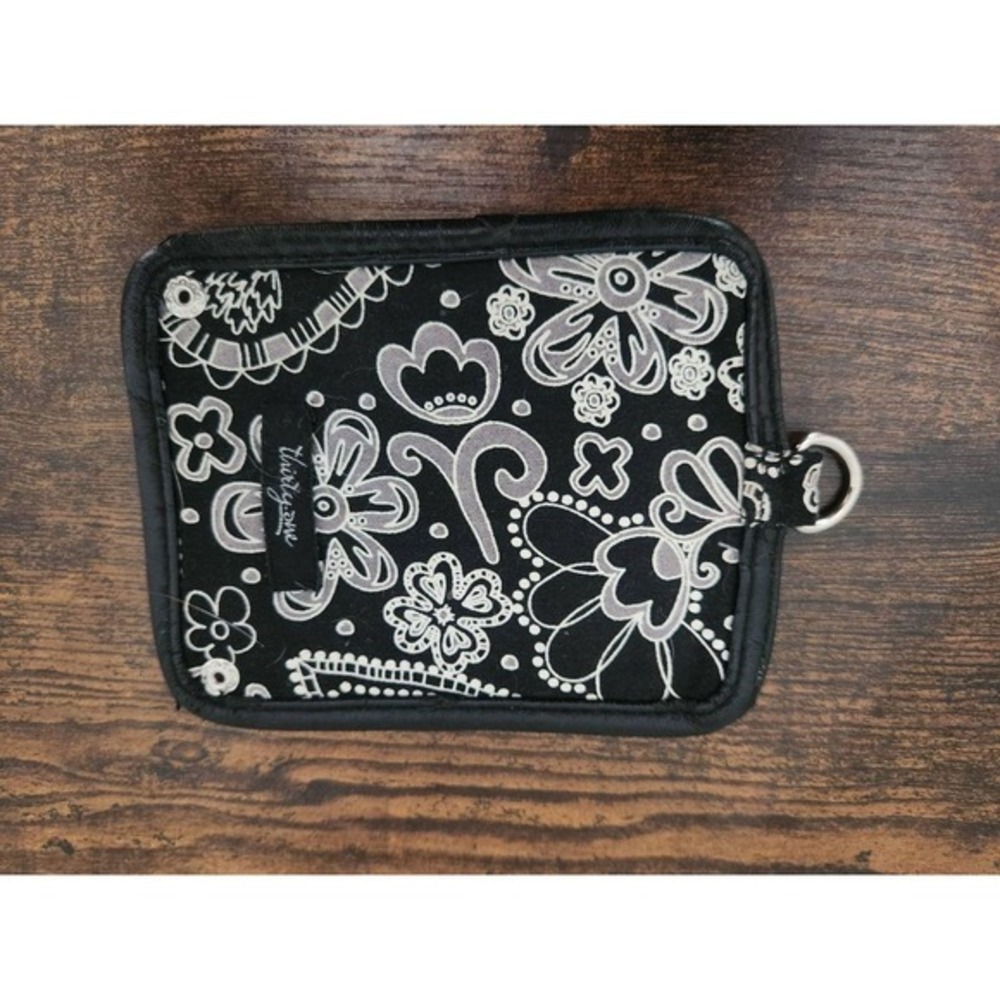 thirty-one Travel Accessory Black White Floral Pattern Square Modern‎